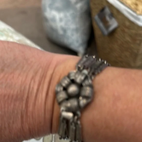 COPY - Elegant Silver Bracelet - Picture 2 of 3